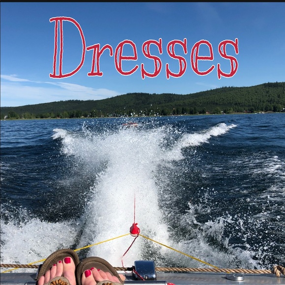 Dresses - Picture 3 of 4